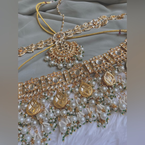 Indian/Pakistani Bridal Necklace Set - Picture 7 of 9